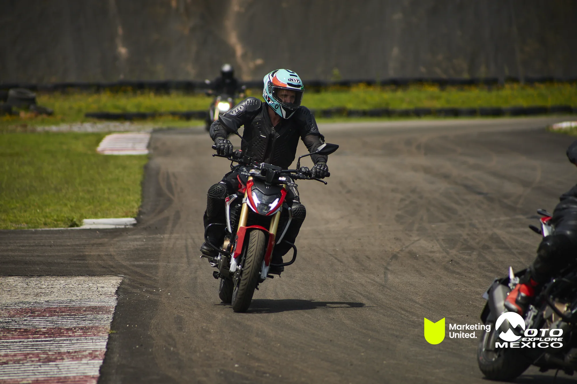 HUNK TRACKDAY 266